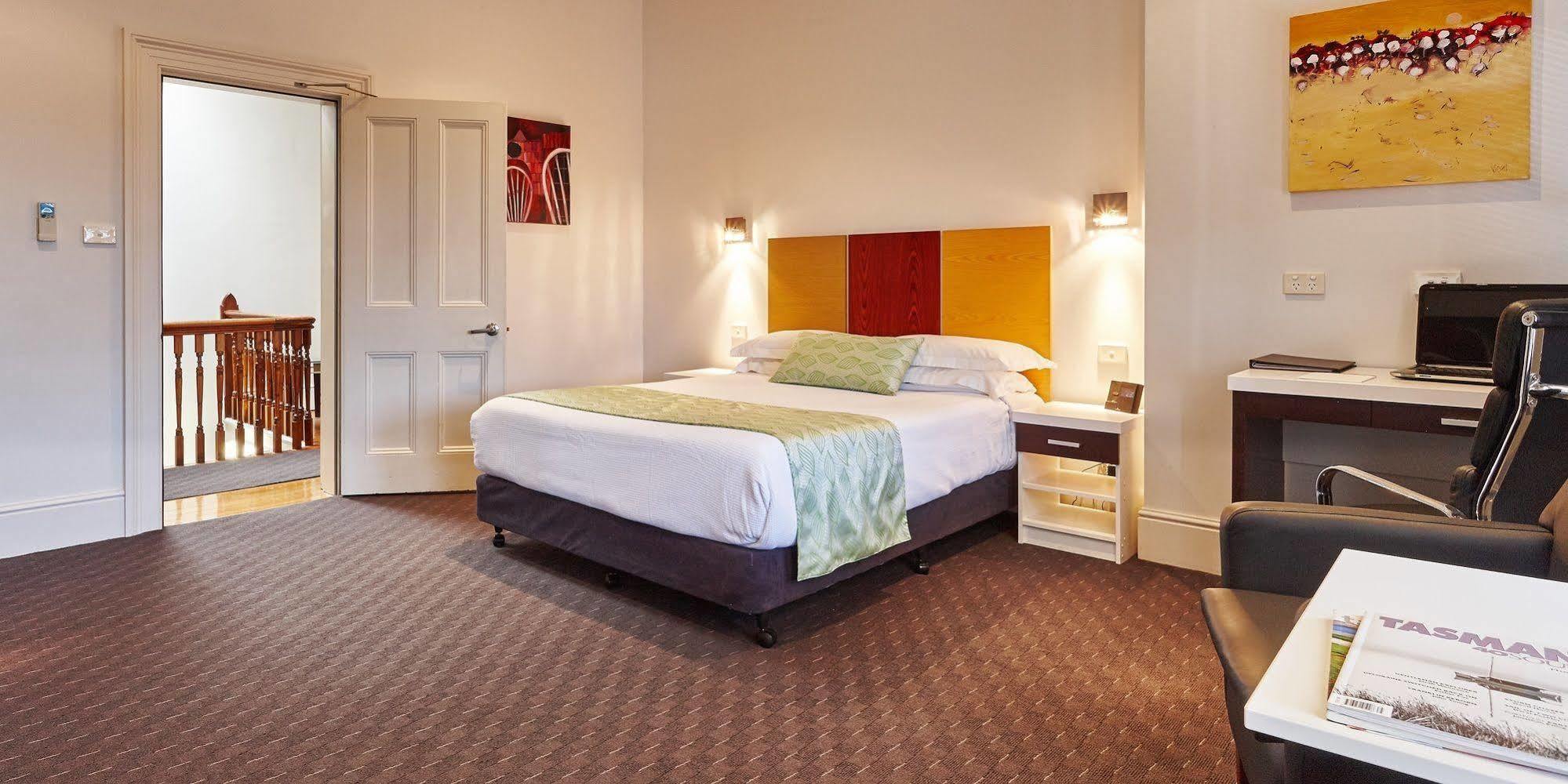 Auldington Hotel Launceston Esterno foto