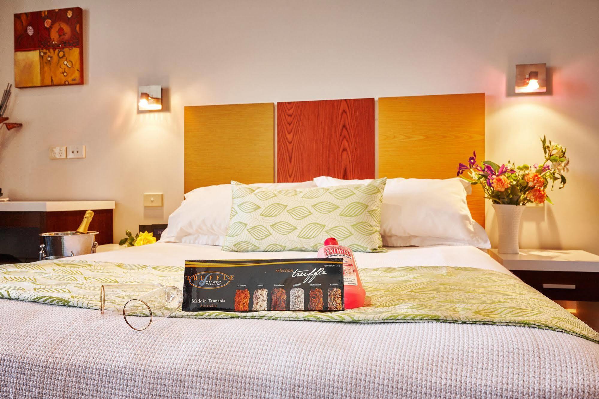 Auldington Hotel Launceston Esterno foto
