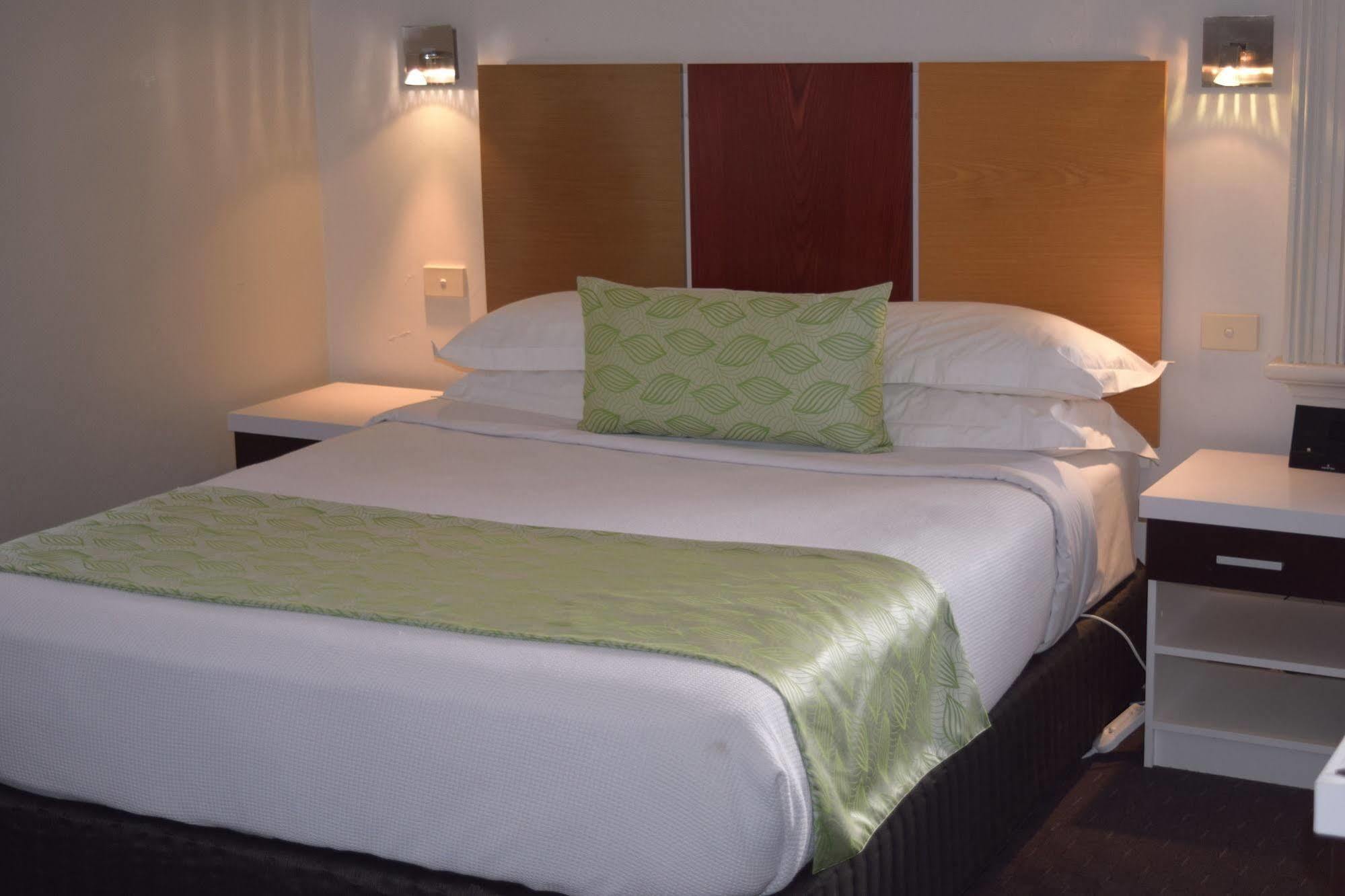 Auldington Hotel Launceston Esterno foto
